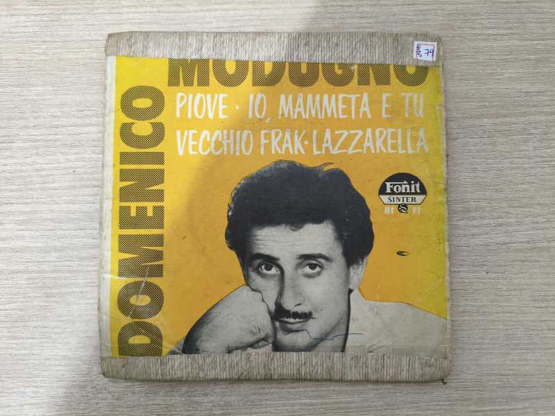 Compacto Vinil Domenico Modugno Piove / Vecchio Frack Imp.