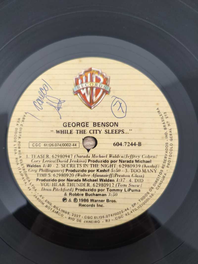 Lp Vinil George Benson While The City Sleeps..., Leia