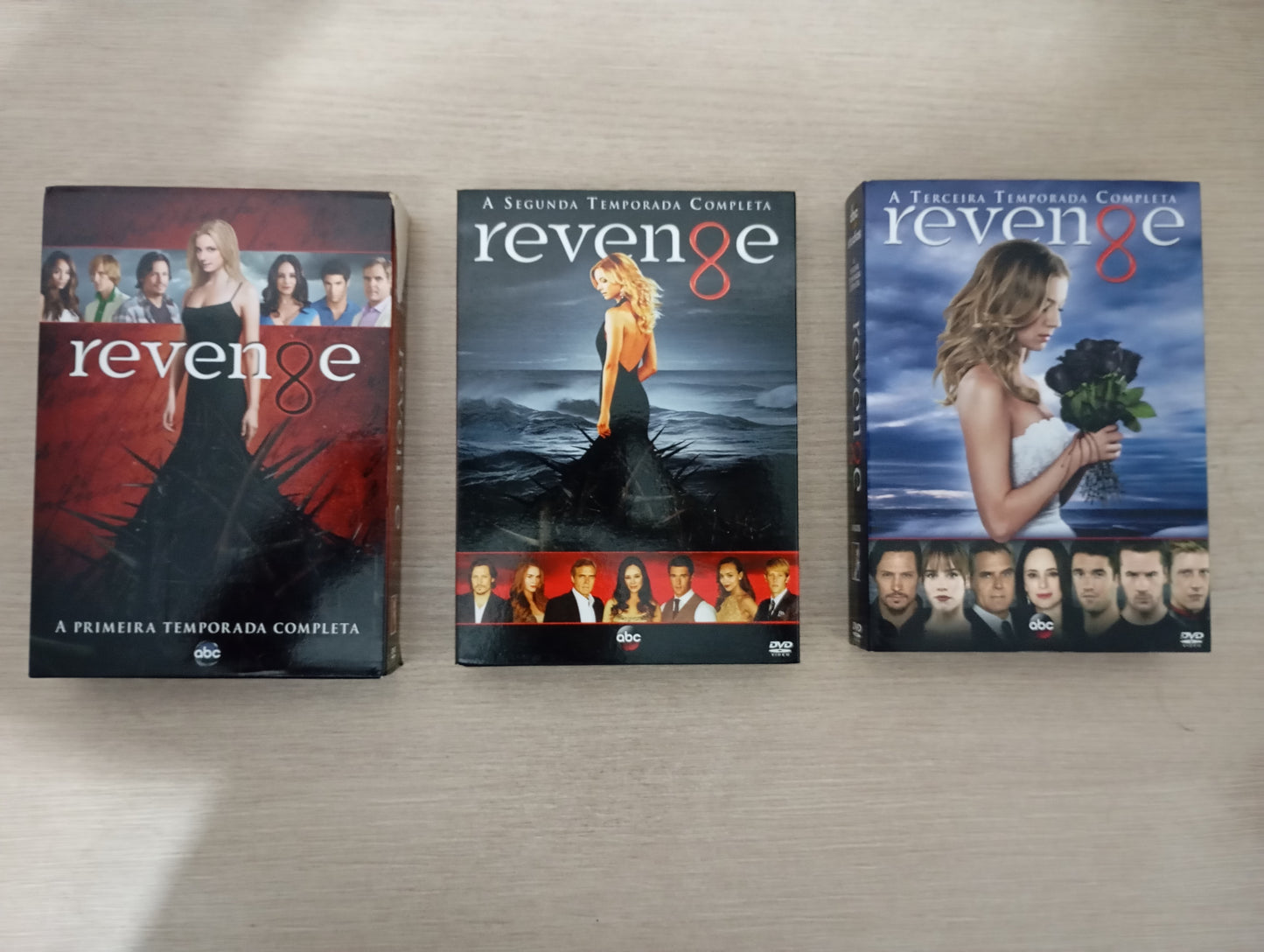 Dvd Lote Revenge 1, 2 E 3a Temporada 3 Box 15 Discos