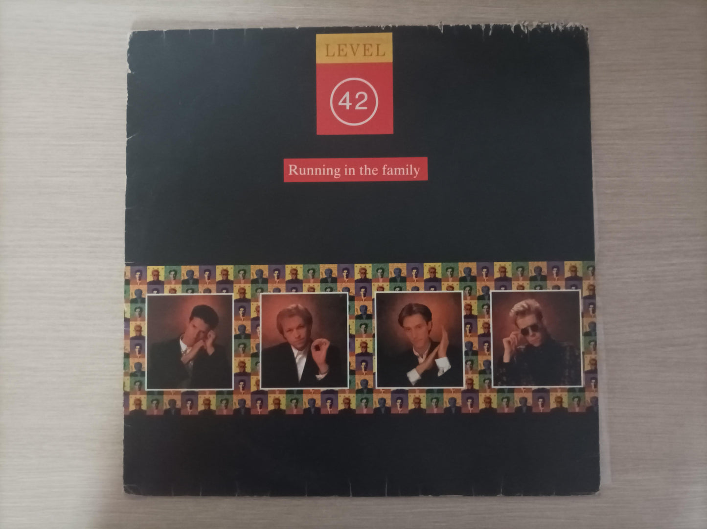 Lp Vinil Level 42 Running In The Family Com Encarte