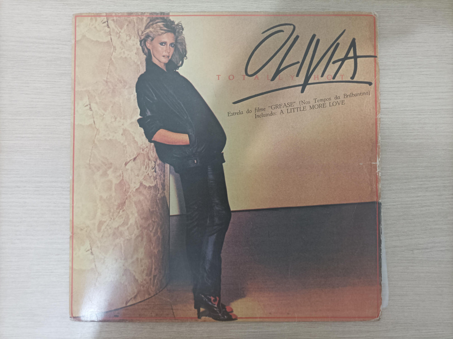 Disco Vinil Totally Hot Olivia Newton-John Com Encarte A