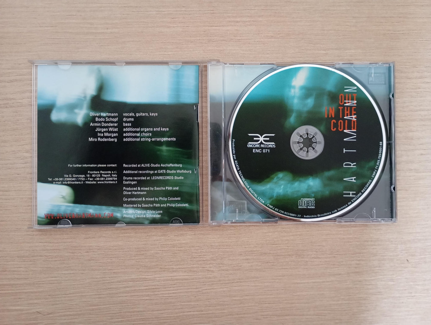 CD Hartmann Out In The Cold