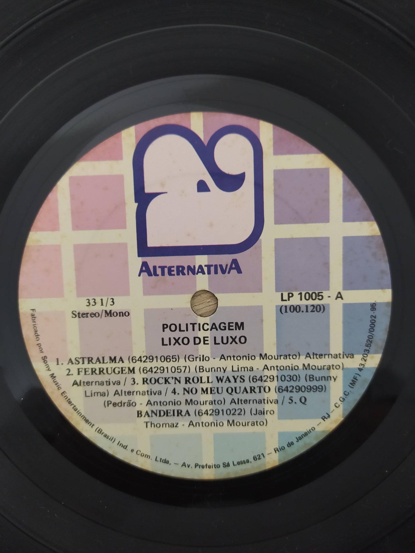 Lp Vinil Lixo De Luxo Politicagem Com Encarte