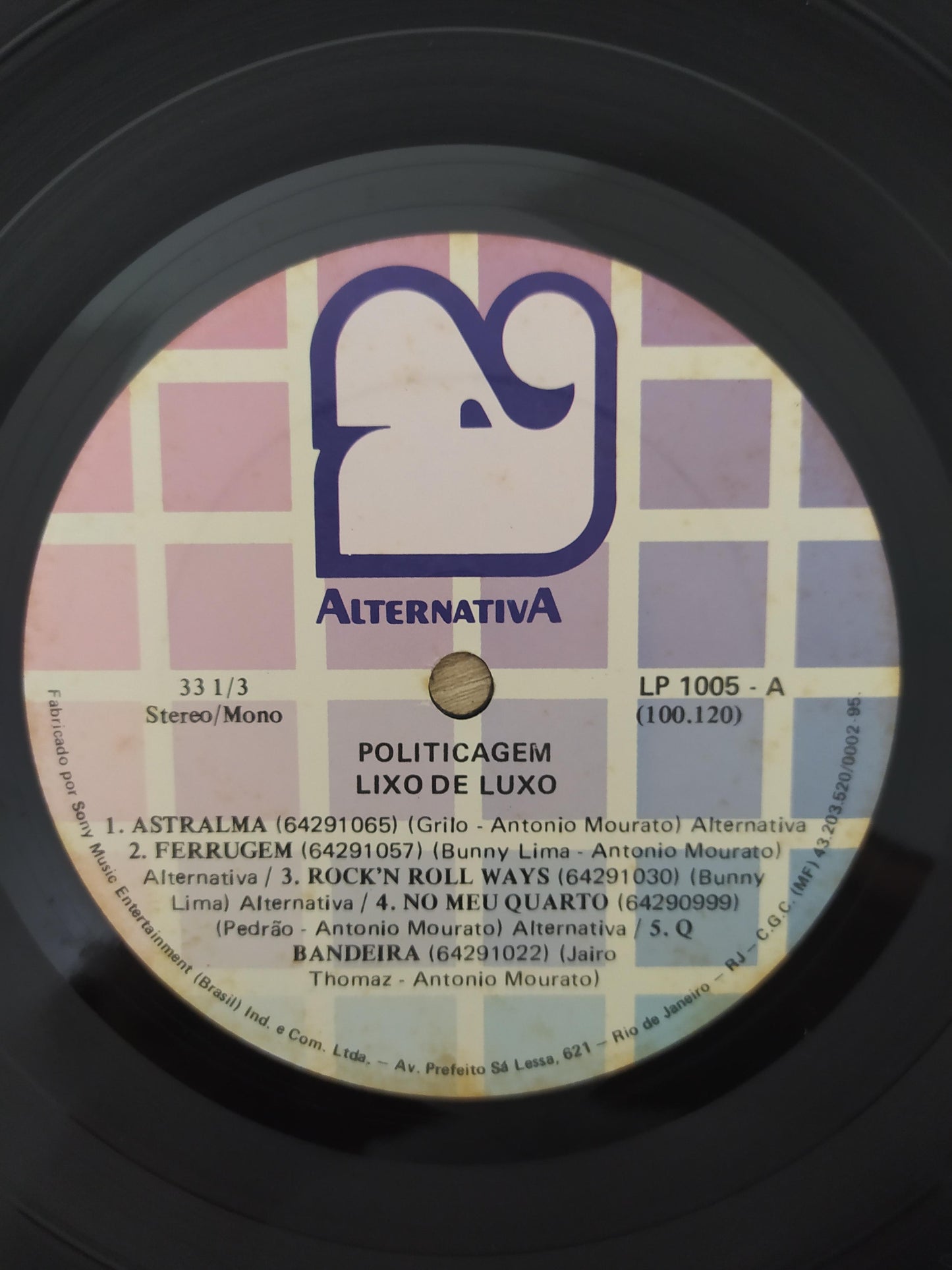 Lp Vinil Lixo de Luxo A Politicagem Disco Com Encarte