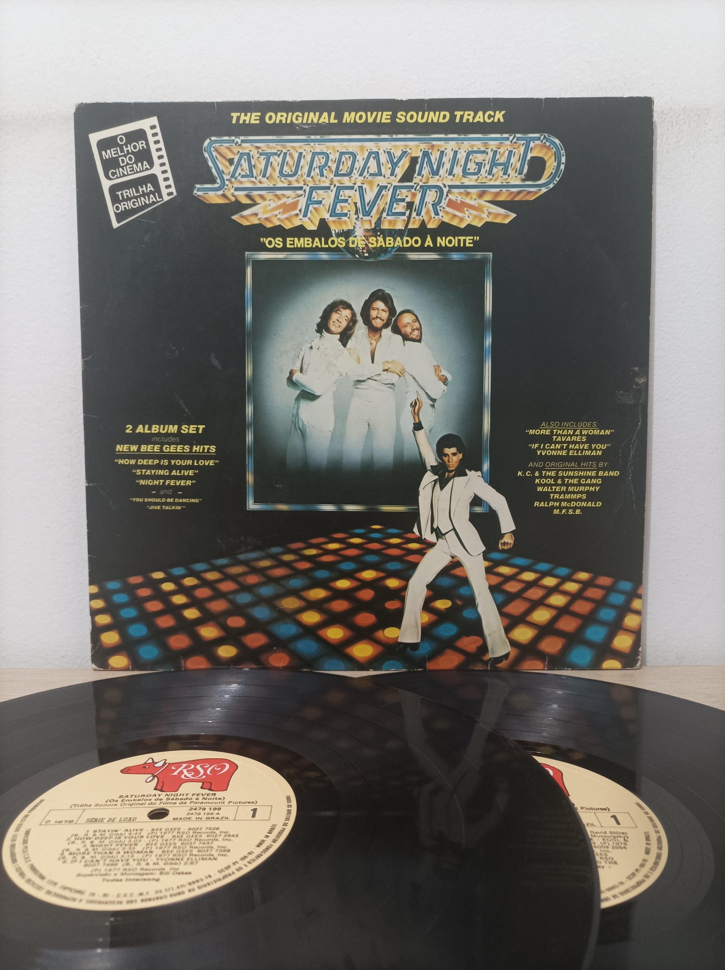 Lp Vinil Bee Gees Saturday Fever Embalos Noite Duplo Encarte