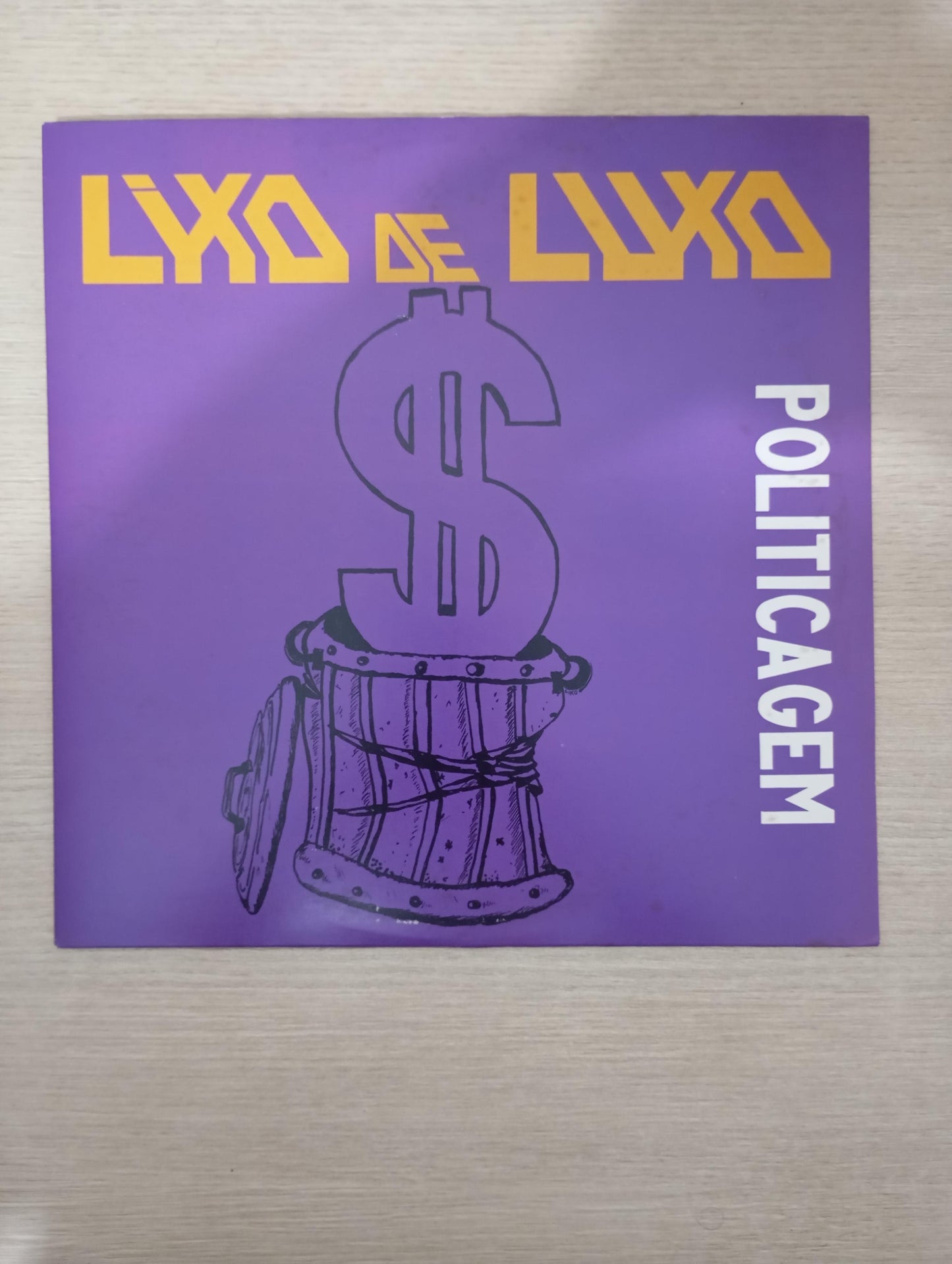 Lp Vinil Lixo De Luxo Politicagem Com Encarte