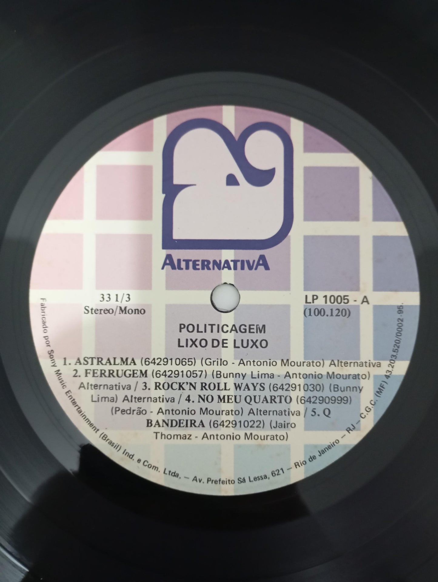 Lp Vinil Lixo De Luxo Politicagem Com Encarte