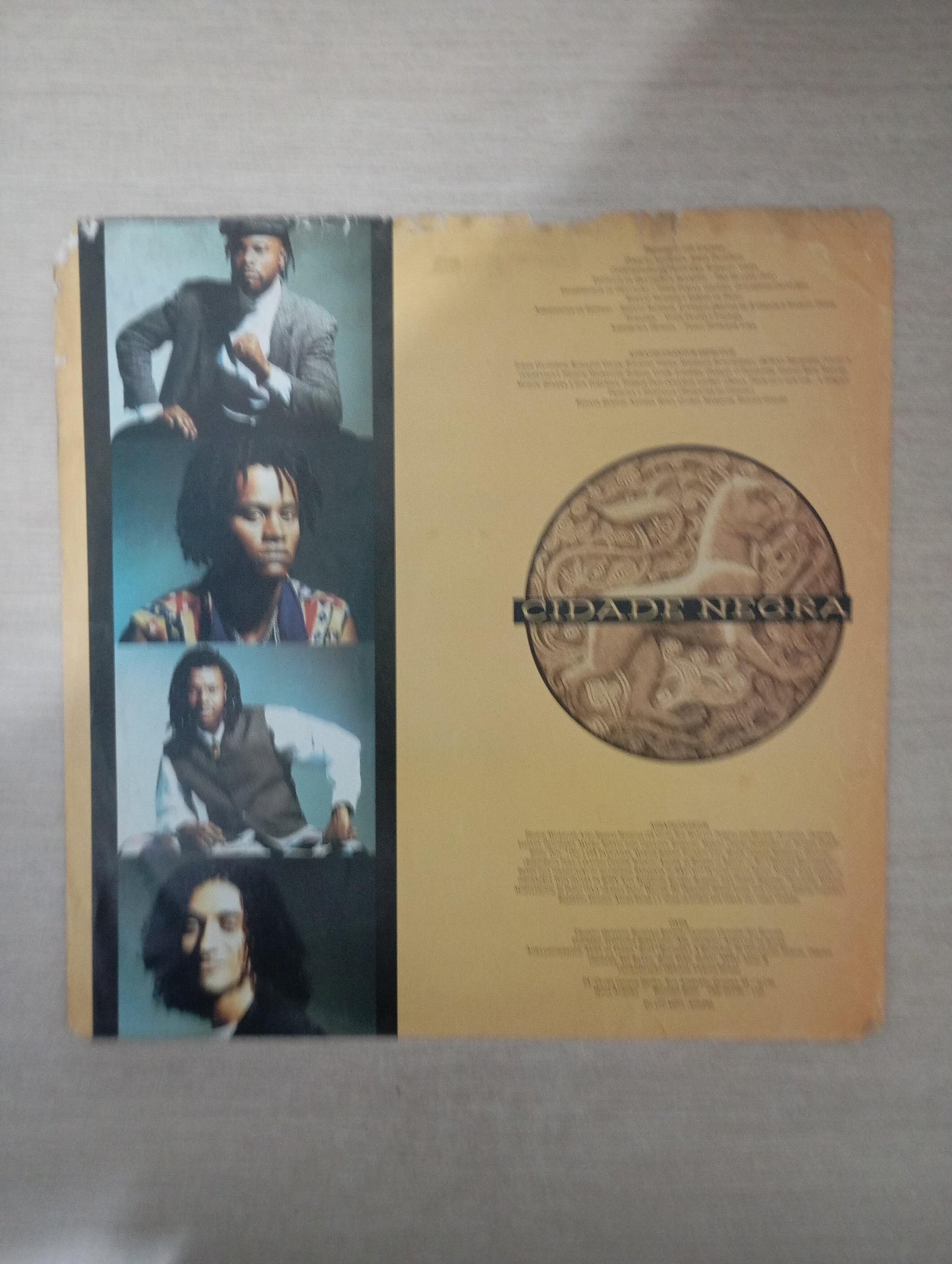Lp Vinil Cidade Negra Sobre Todas As Forças Com Encarte