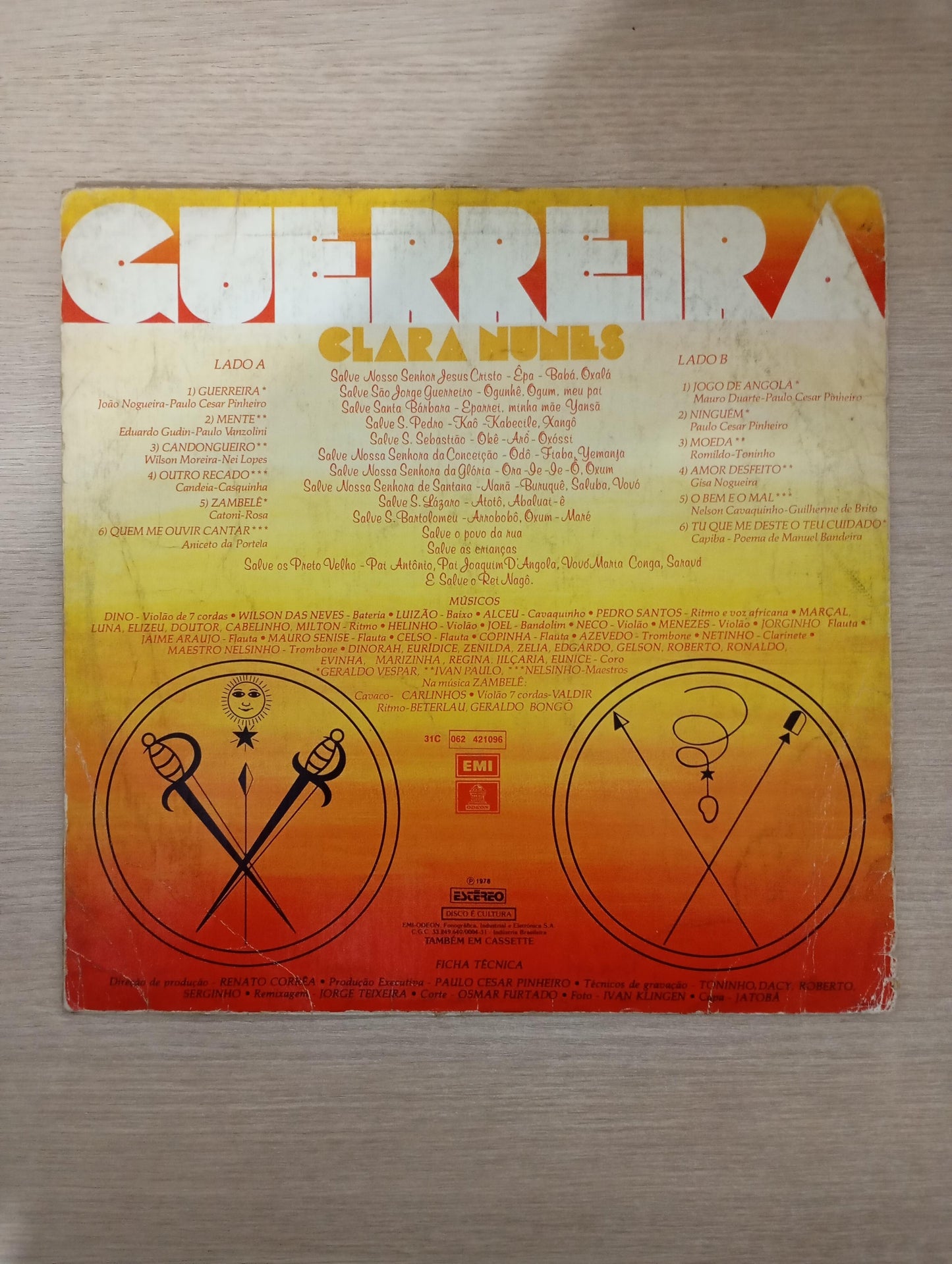 Lp Vinil Clara Nunes Guerreira Com Encartes