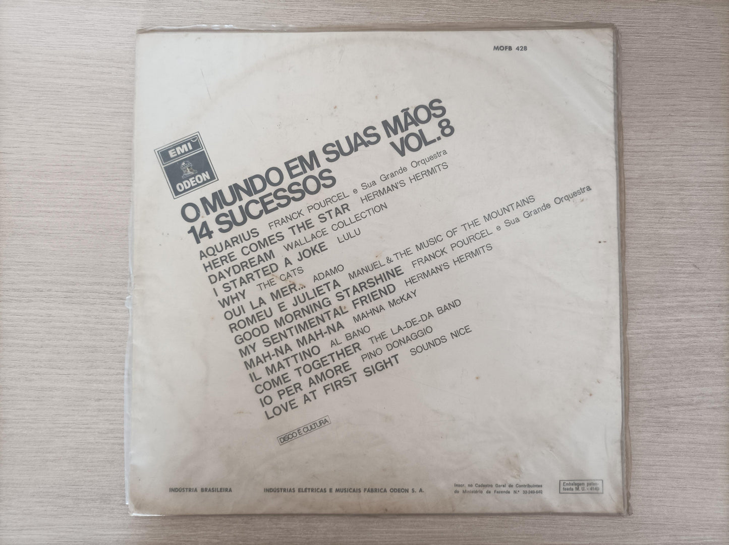 Lp Vinil O Mundo Em Suas Mãos Volume 8