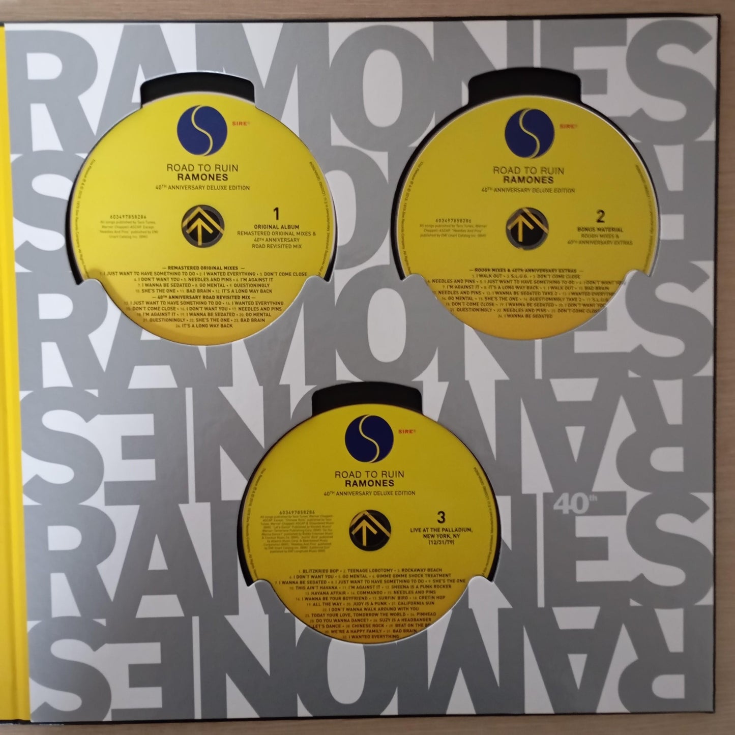 Lp Vinil Box Ramones Road To Ruin 40 Anniversary LP + 3 CDs