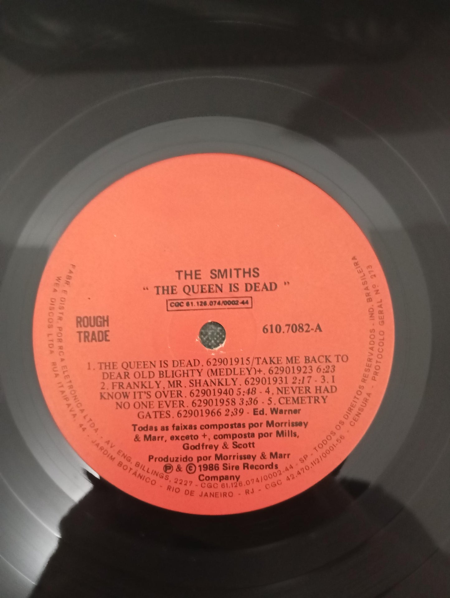 Lp Vinil The Smiths The Queen Is Dead Com Encarte, Leia