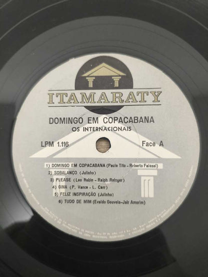 Lp Vinil Os Internacionais Domingo Em Copacabana