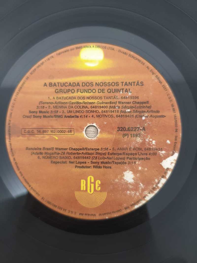 Lp Vinil Fundo de Quintal A Batucada Dos Nossos Tantãs Leia