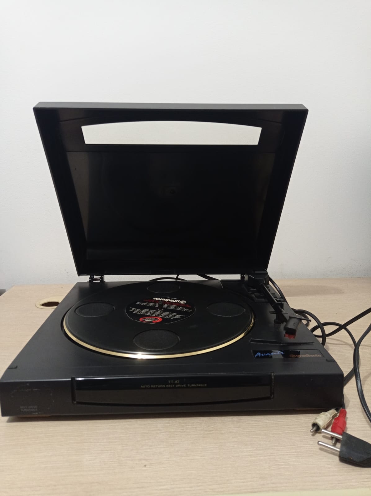 Toca discos pick-up gradiente Mod. Avanti Bivolt