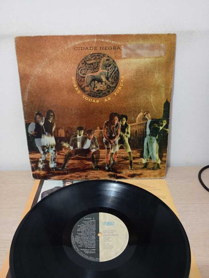 Lp Vinil Cidade Negra Sobre Todas As Forças Com Encarte