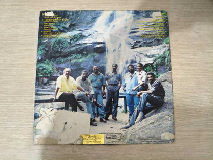 Lp Vinil Fundo de Quintal Quebra Rocha Com Encarte, Leia