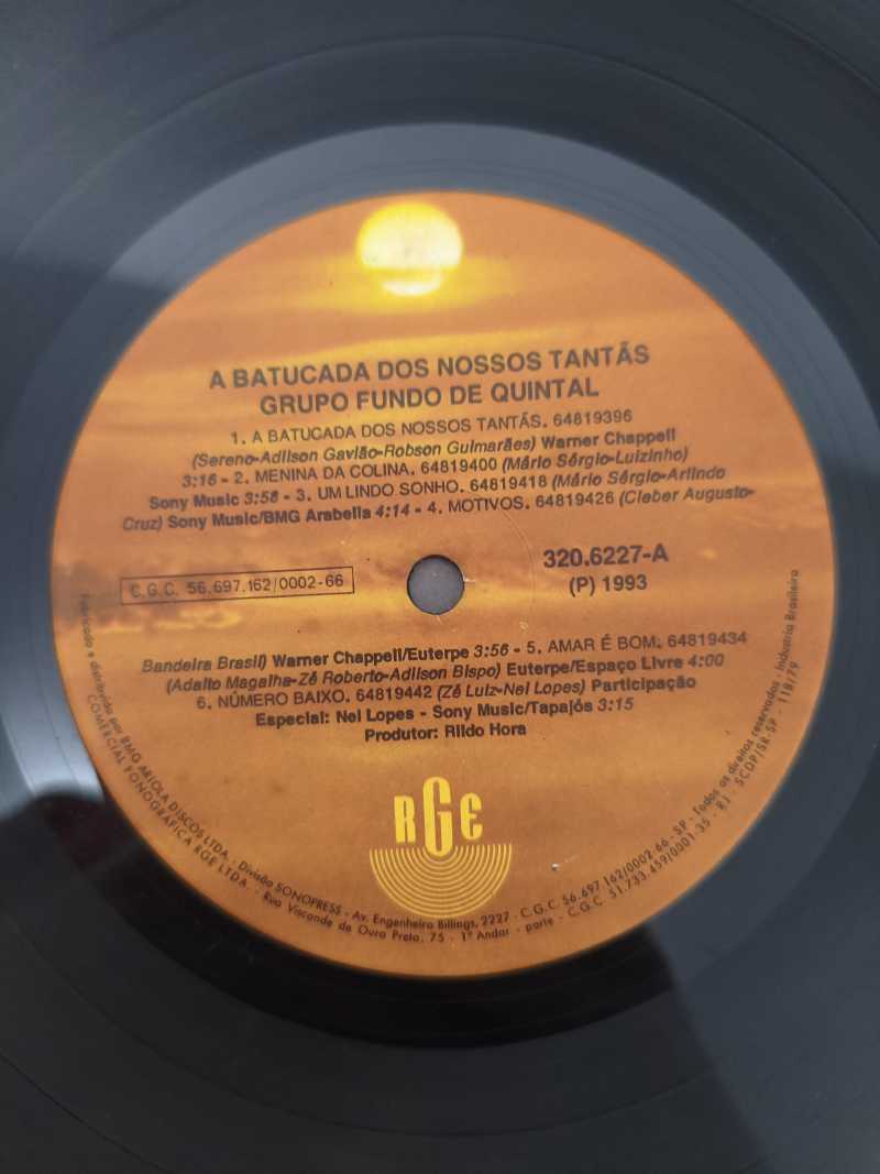 Lp Vinil Fundo de Quintal Batucada Nossos Tantãs C/ Encarte