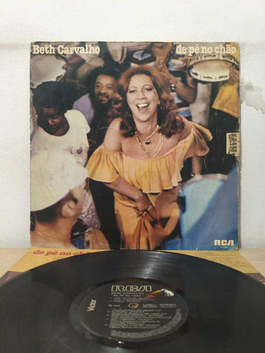 Lp Vinil Beth Carvalho De Pé No Chão Com Encarte