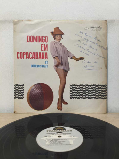 Lp Vinil Os Internacionais Domingo Em Copacabana