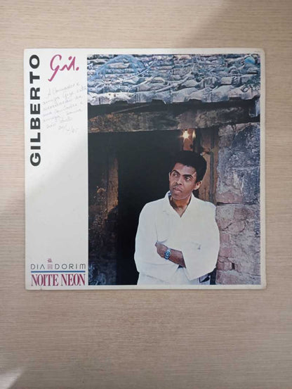 Lp Vinil Gilberto Gil Dia Dorim Noite Neon Com Encarte