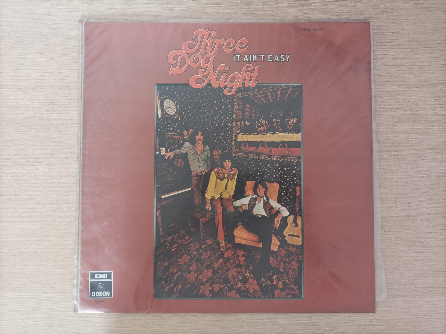 Lp Vinil Three Dog Night It Ain't Easy