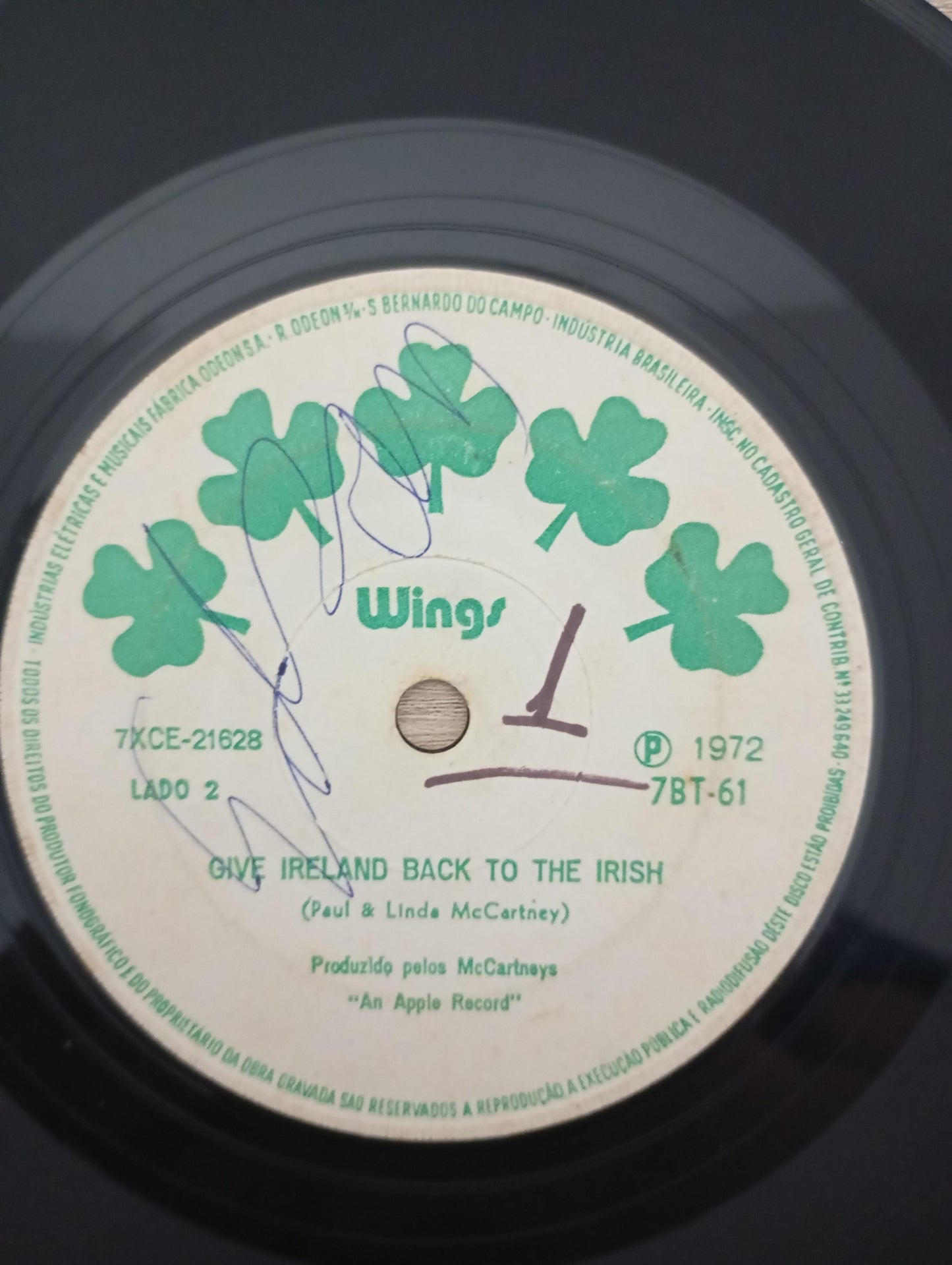 Compacto Vinil Wings Give Ireland Back To The Irish