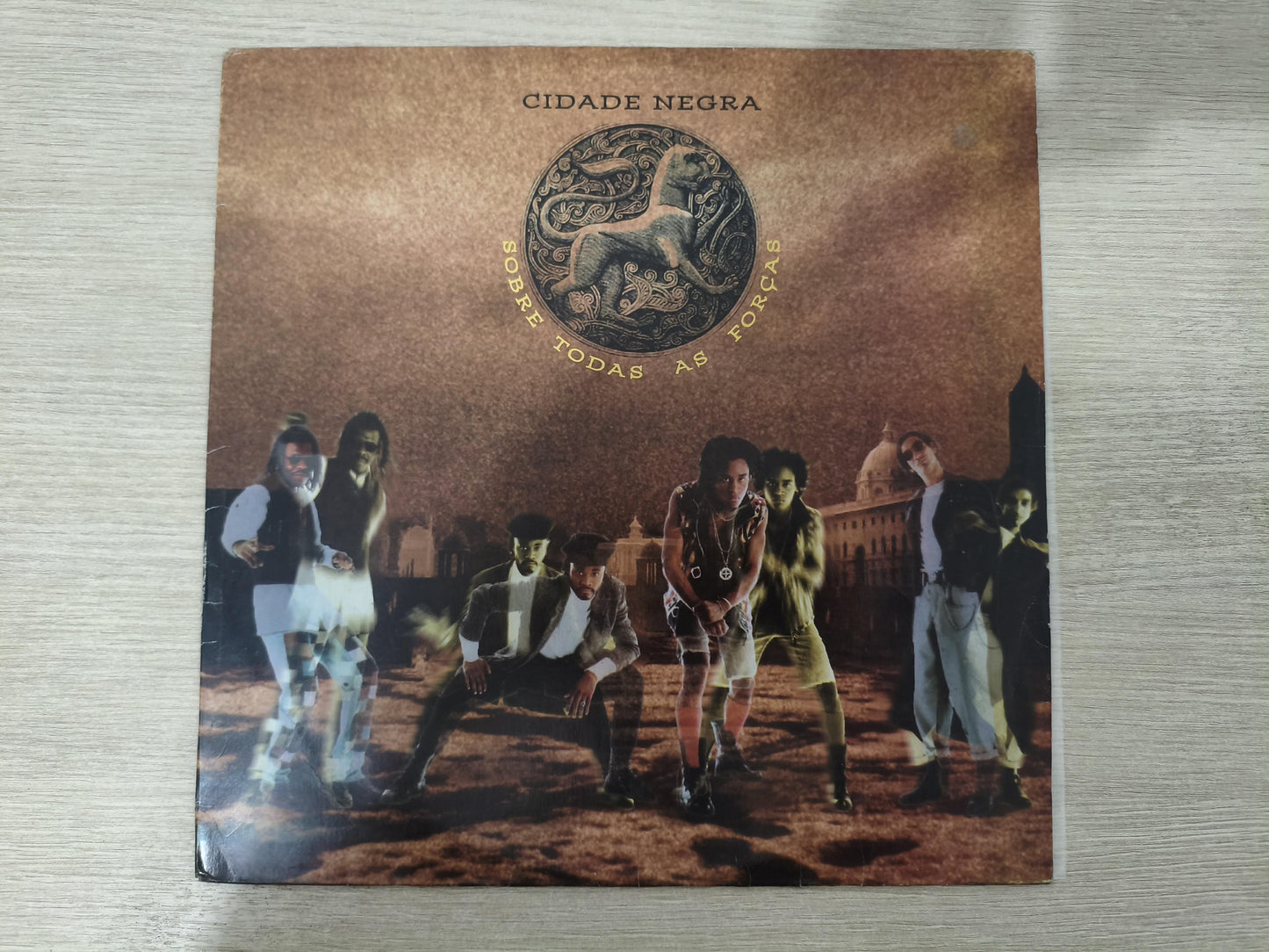 Lp Vinil Cidade Negra Sobre Todas As Forças Com Encarte