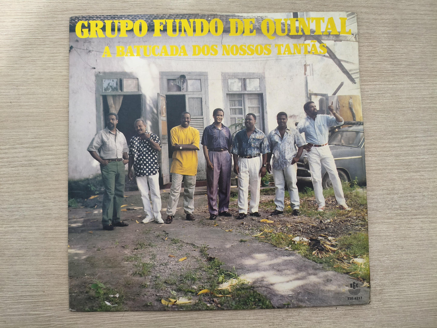 Lp Vinil Fundo de Quintal Batucada Nossos Tantãs Com Encarte