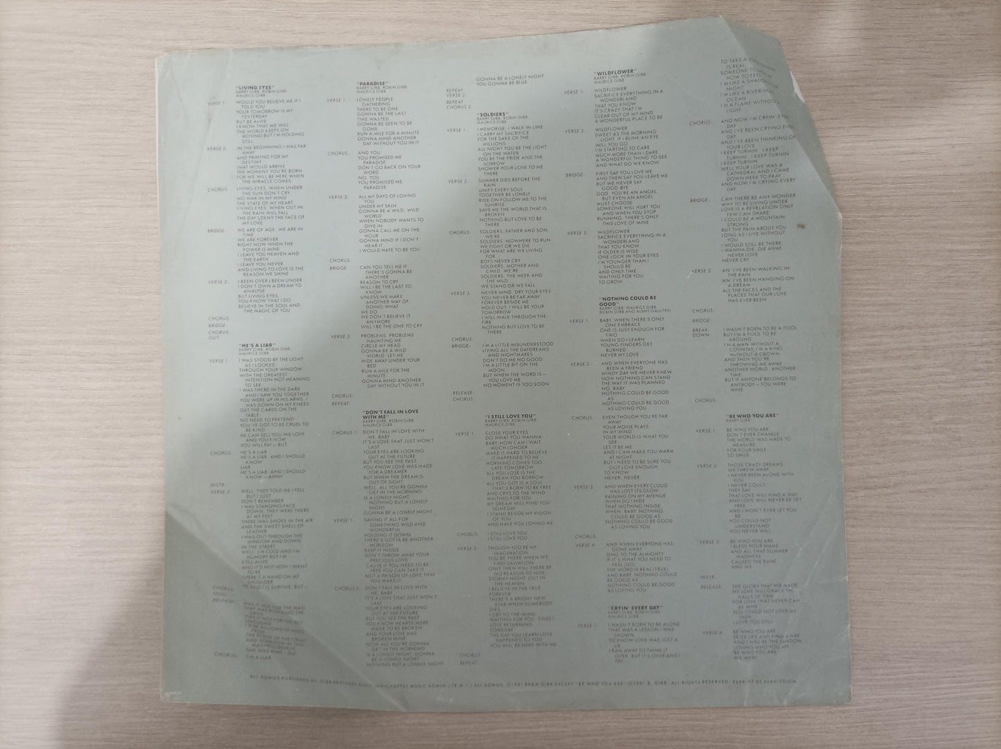 Disco Vinil Living Eyes Bee Gees Capa Dupla Com Encarte A