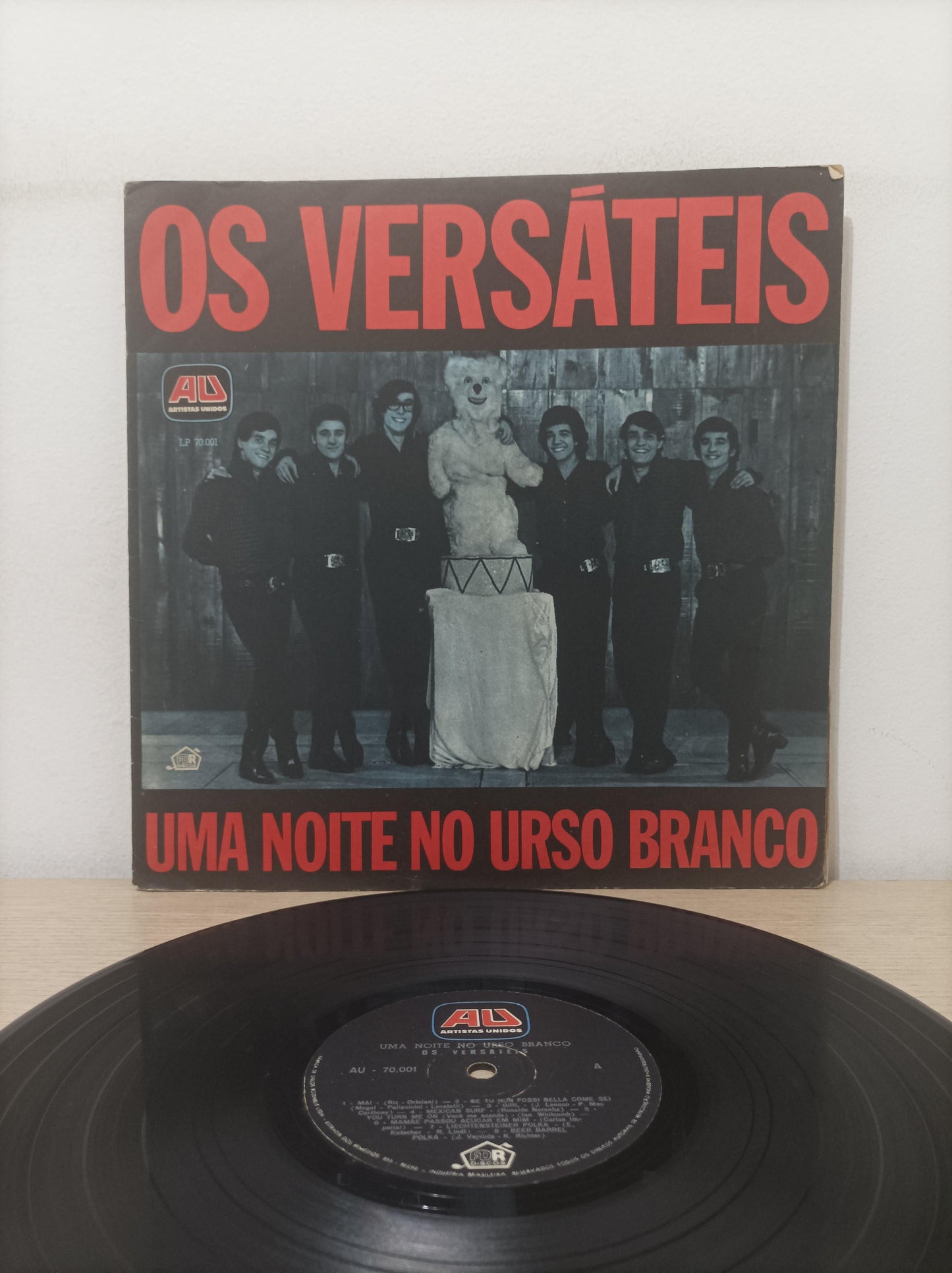 Lp Vinil Os Versáteis Uma Noite No Urso Branco