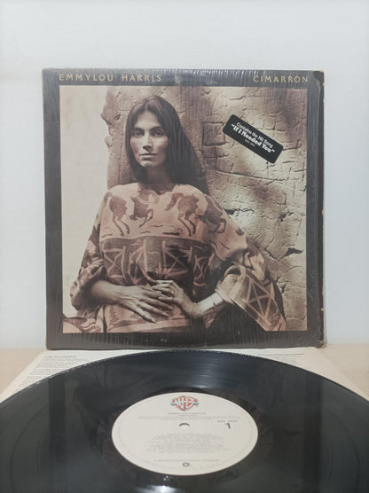 Lp Vinil Emmylou Harris Cimarron Com Encarte Importado