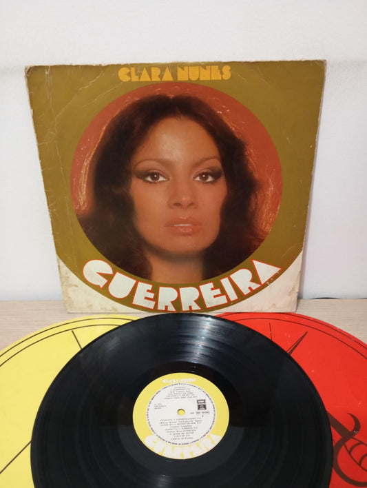 Lp Vinil Clara Nunes Guerreira Com Encartes