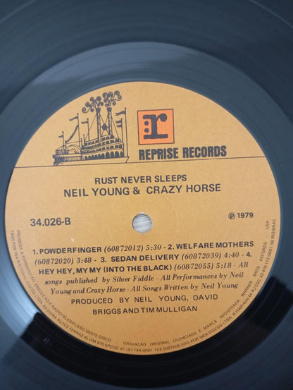 Lp Vinil Neil Young Rust Never Sleeps Com Encarte