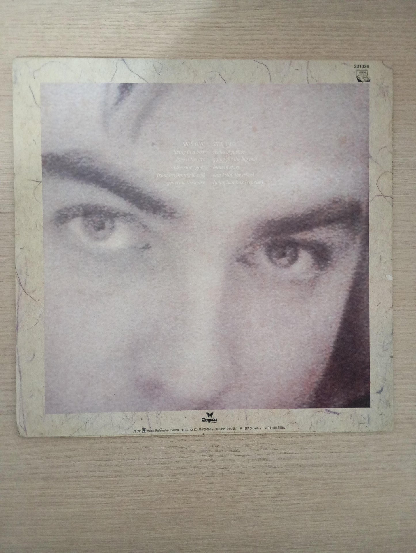 Lp Vinil Living In A Box 1987 Com Encarte
