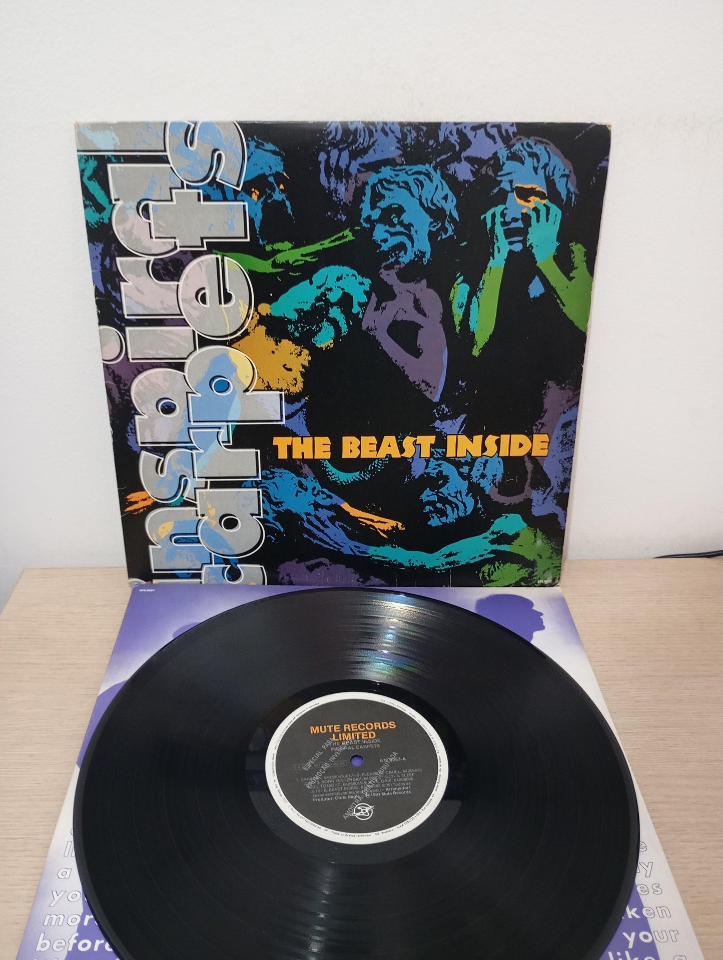 Lp Vinil Inspiral Carpets The Beast Inside Com Encarte