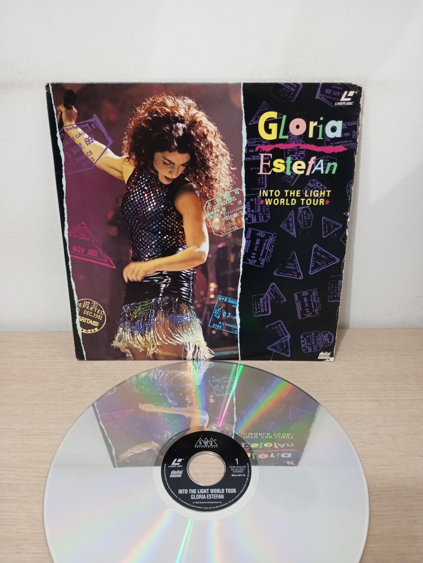 LD LaserDisc Gloria Estefan Into The Light World Import USA
