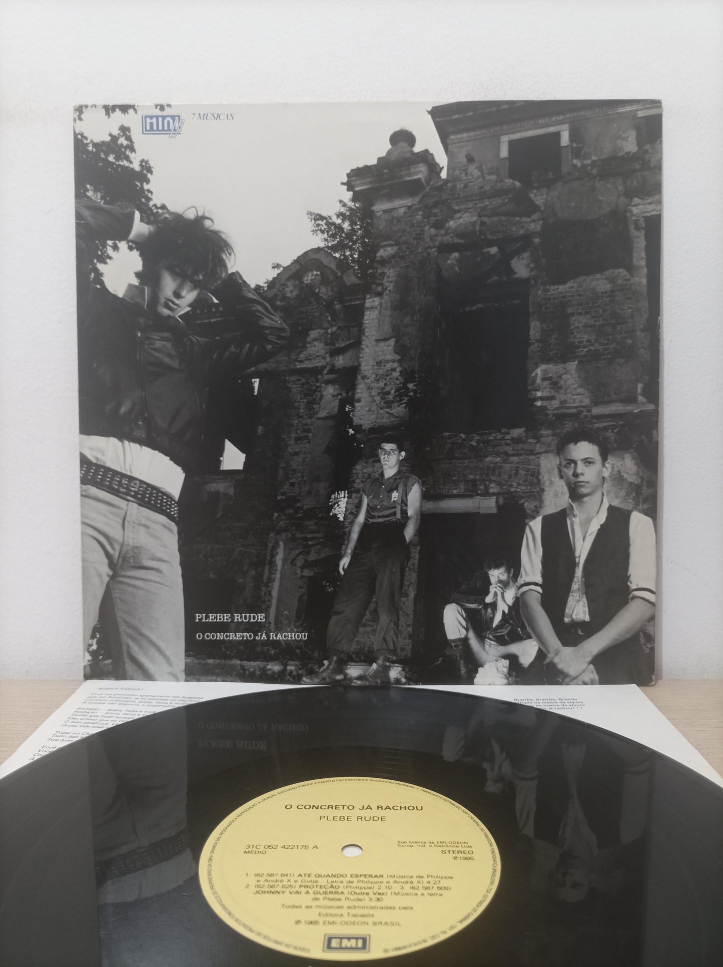 Lp Vinil Plebe Rude O Concreto Já Rachou Com Encarte
