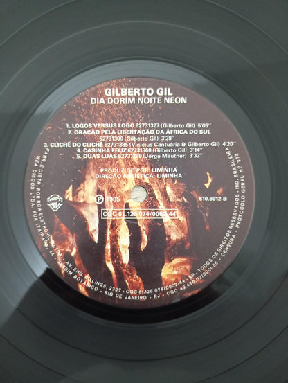 Lp Vinil Gilberto Gil Dia Dorim Noite Neon Com Encarte