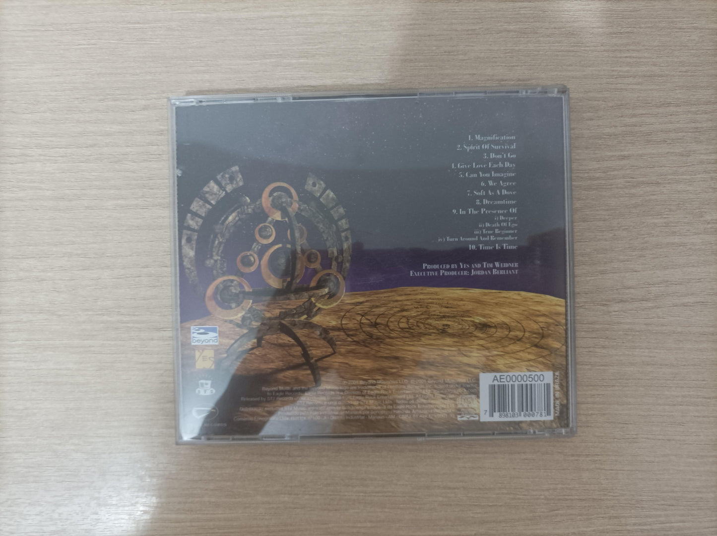 CD Yes Magnification