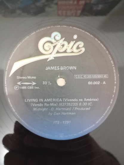 Lp Vinil James Brown Living In America (Versão Re-Mix)