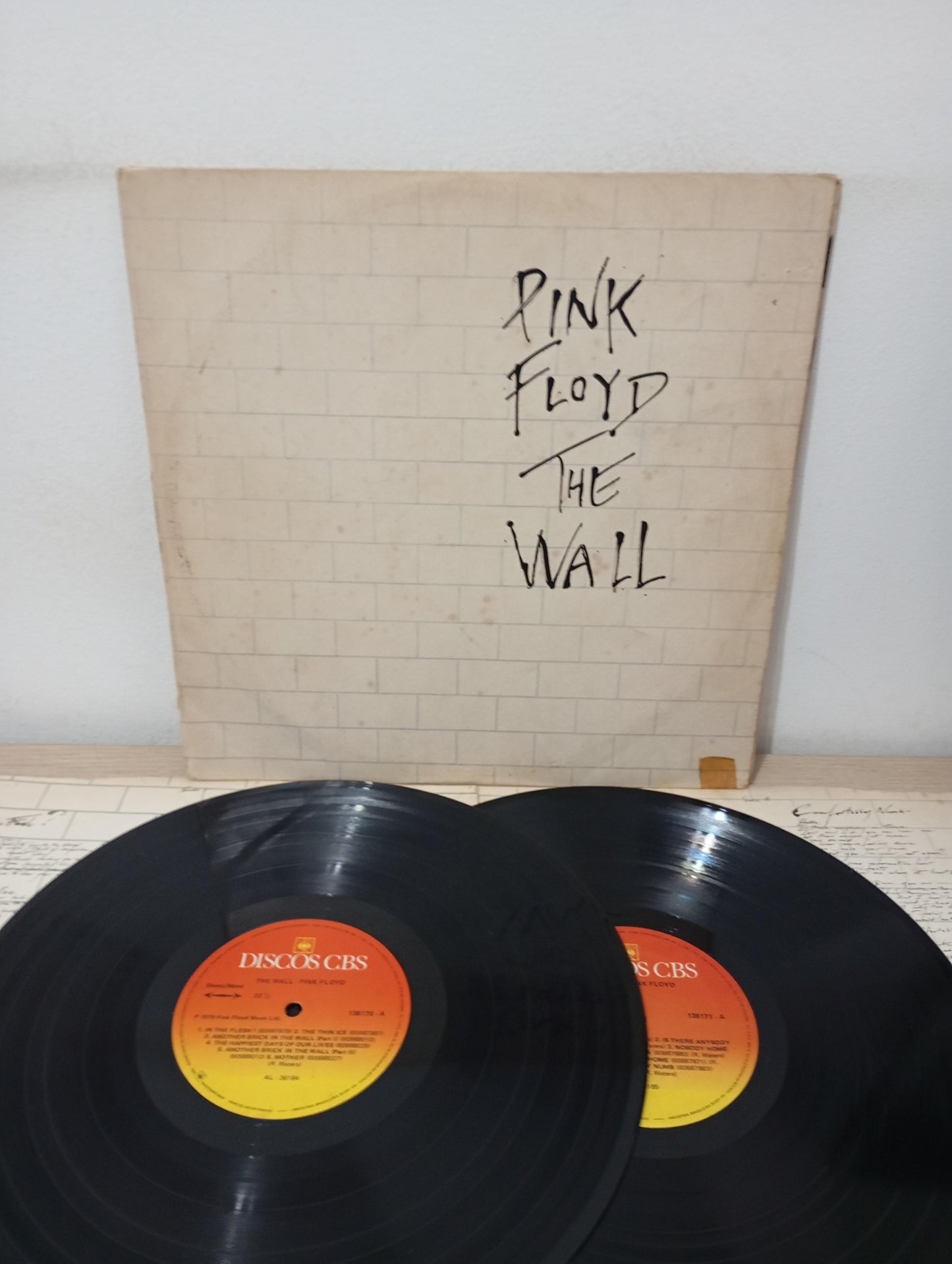 Lp Vinil Pink Floyd The Wall Duplo Com Encartes