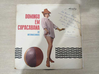 Lp Vinil Os Internacionais Domingo Em Copacabana