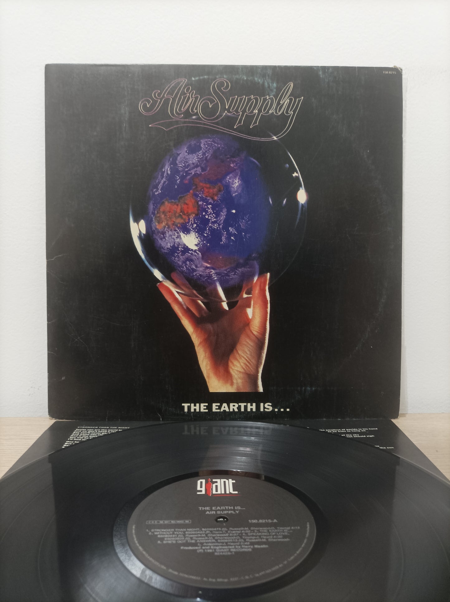 Lp Vinil Air Supply The earth is Com encarte