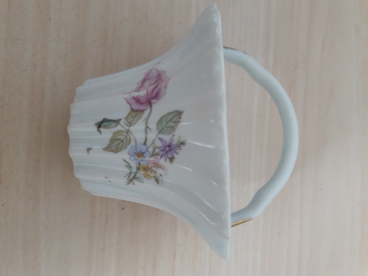 Enfeite Cestinha Miniatura Porcelana