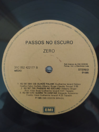 Lp Vinil Zero Passos No Escuro Com Encarte