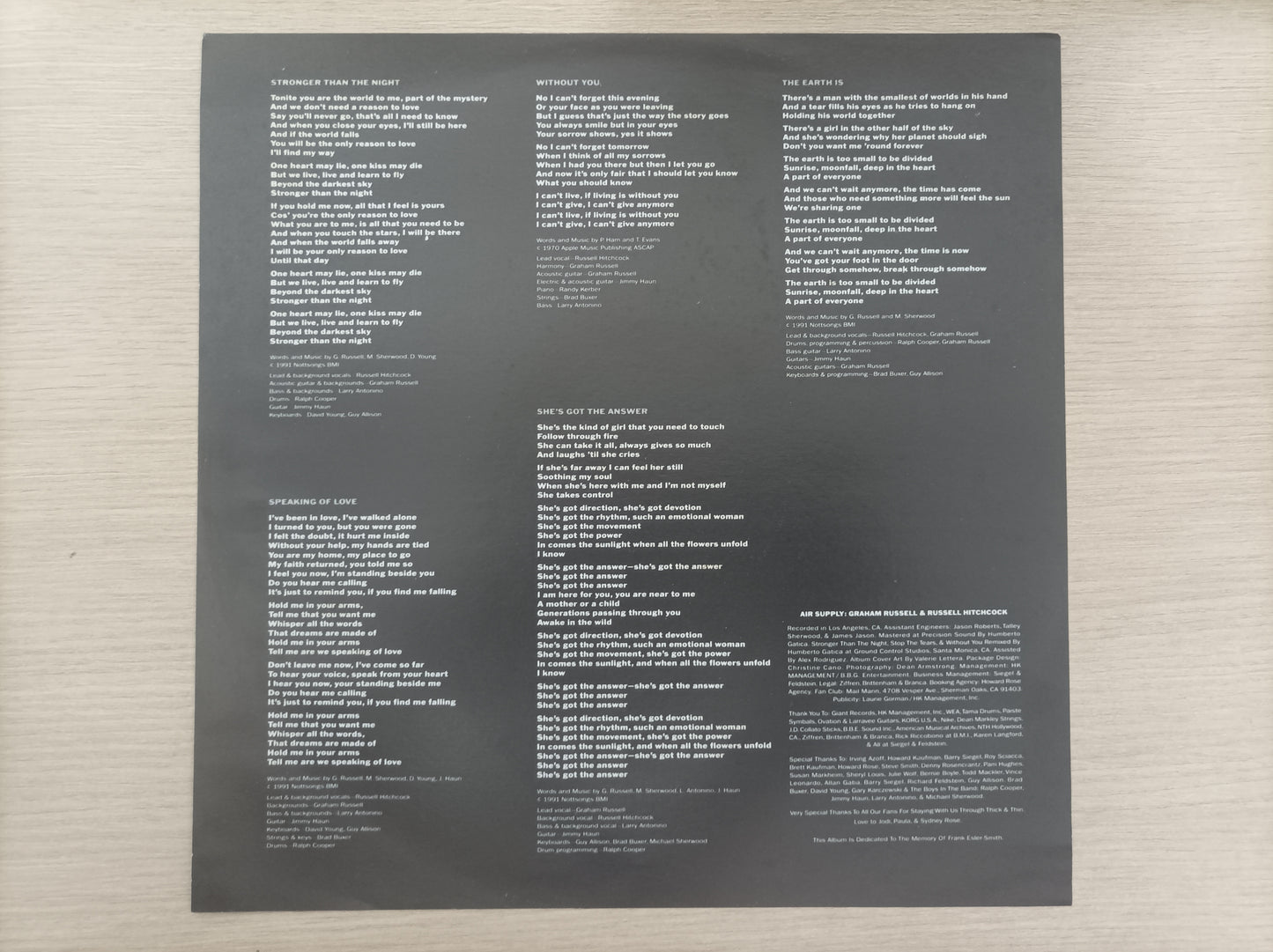 Lp Vinil Air Supply The earth is Com encarte